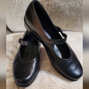 SAS Mary Jane Black Leather  Flats. Sz 10M